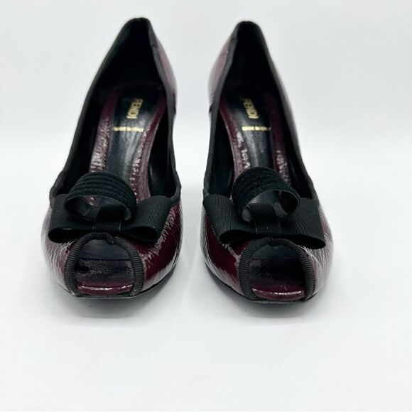 Fendi Burgundy Textured Patent‎ Peep Toe Pumps w/Bow Grosgrain Bow Sculptured 7M - Picture 4 of 16